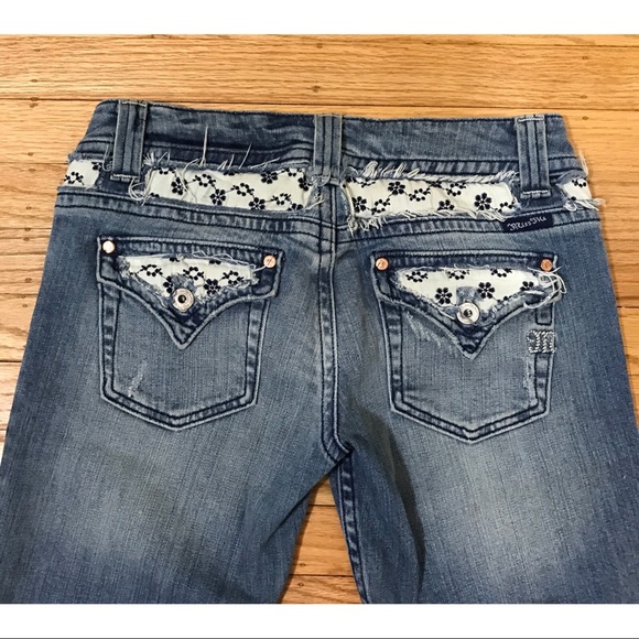 🚨Miss Me Embroidered Jeans—WORN ONCE - Picture 6 of 7